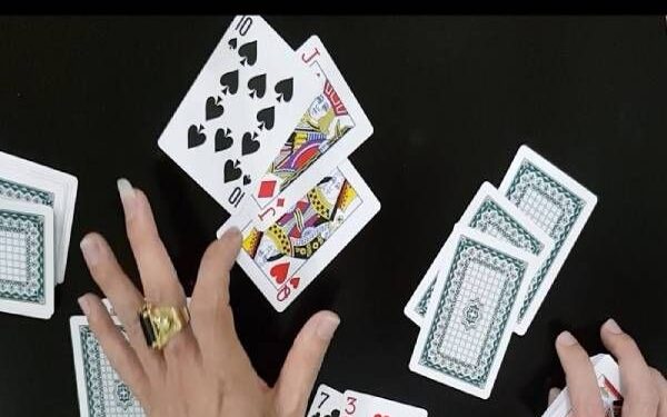 Tìm hiểu các thuật ngữ thường dùng trong cổng liêng 77Bet