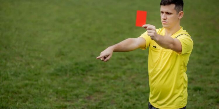 Kèo Thẻ Phạt 1GOM: Thể Loại Cược Phụ Siêu Hấp Dẫn 2025